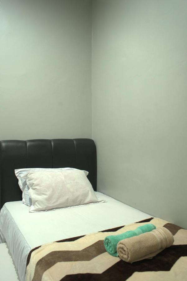 Argya Guesthouse Yogyakarta Esterno foto