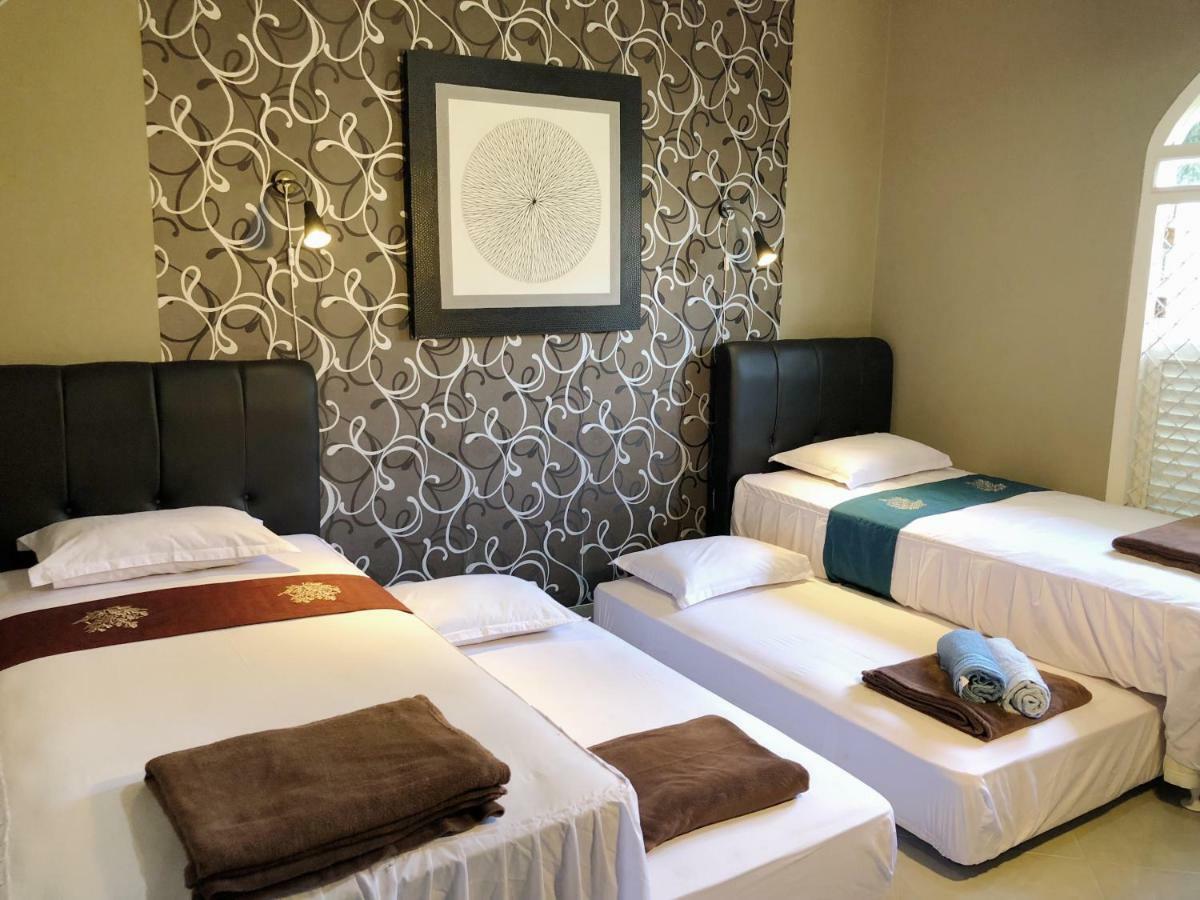 Argya Guesthouse Yogyakarta Esterno foto